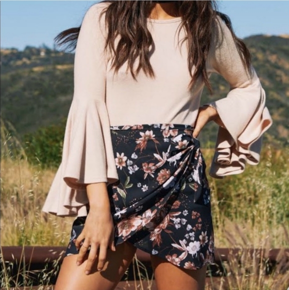 ๐NWT Sage the Label Dark Floral Route 81 Skirt - Picture 2 of 7